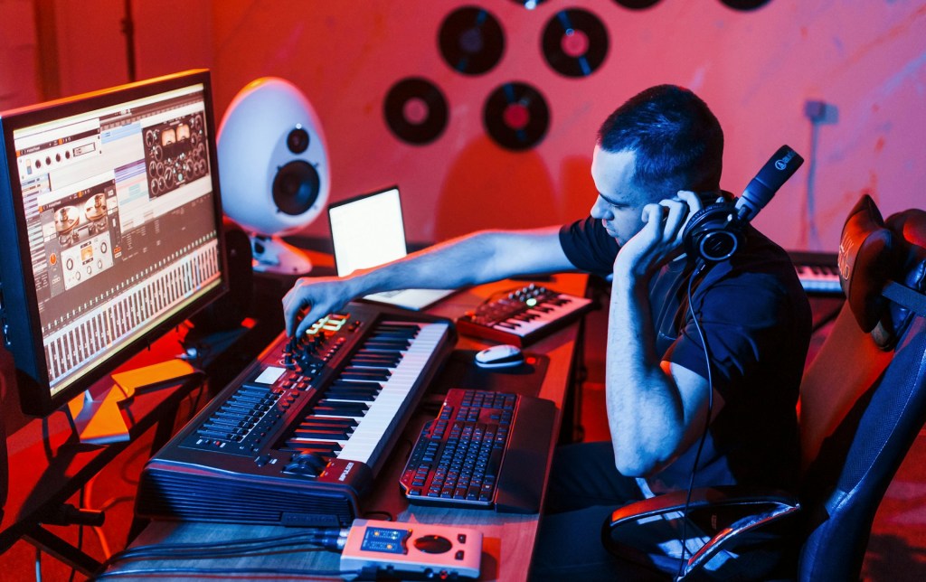 Expert Coaching for Electronic Music